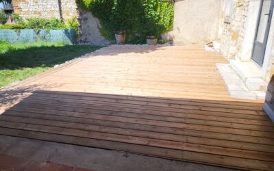 Terrasse dans l’Ain : quel matériau choisir entre la pierre et le bois