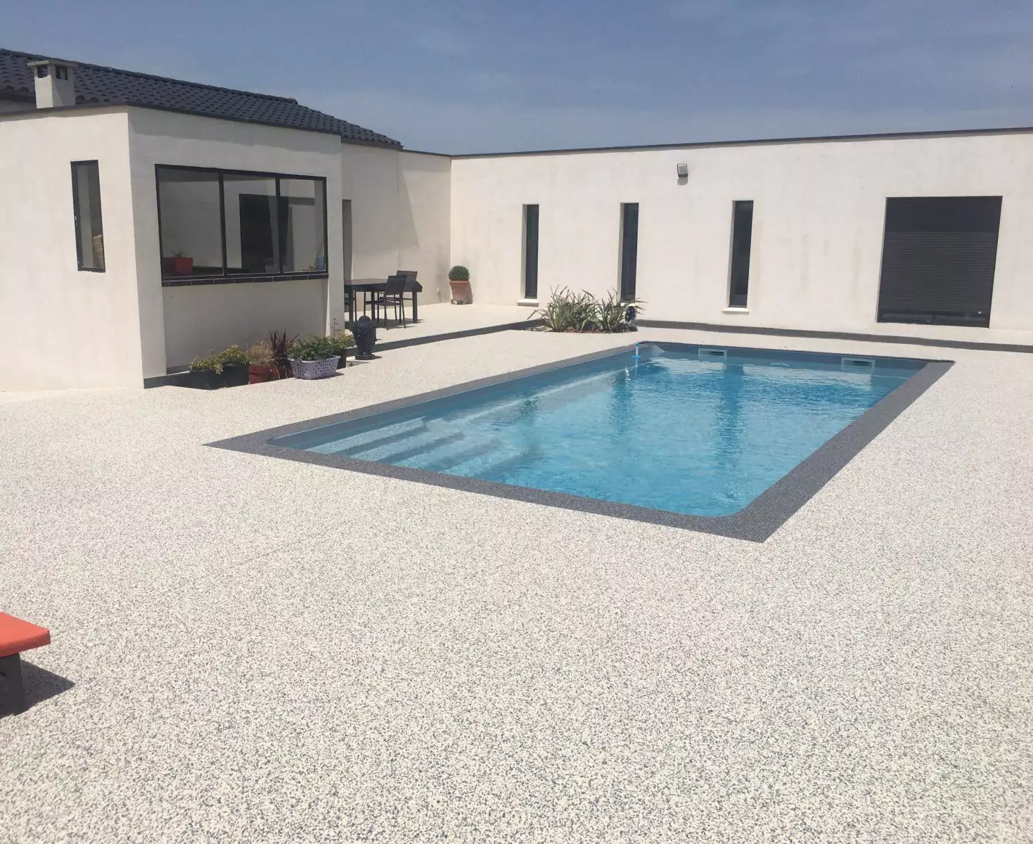 resine-moquette-de-pierre-pour-terrasse-1-6501ad79cc55e